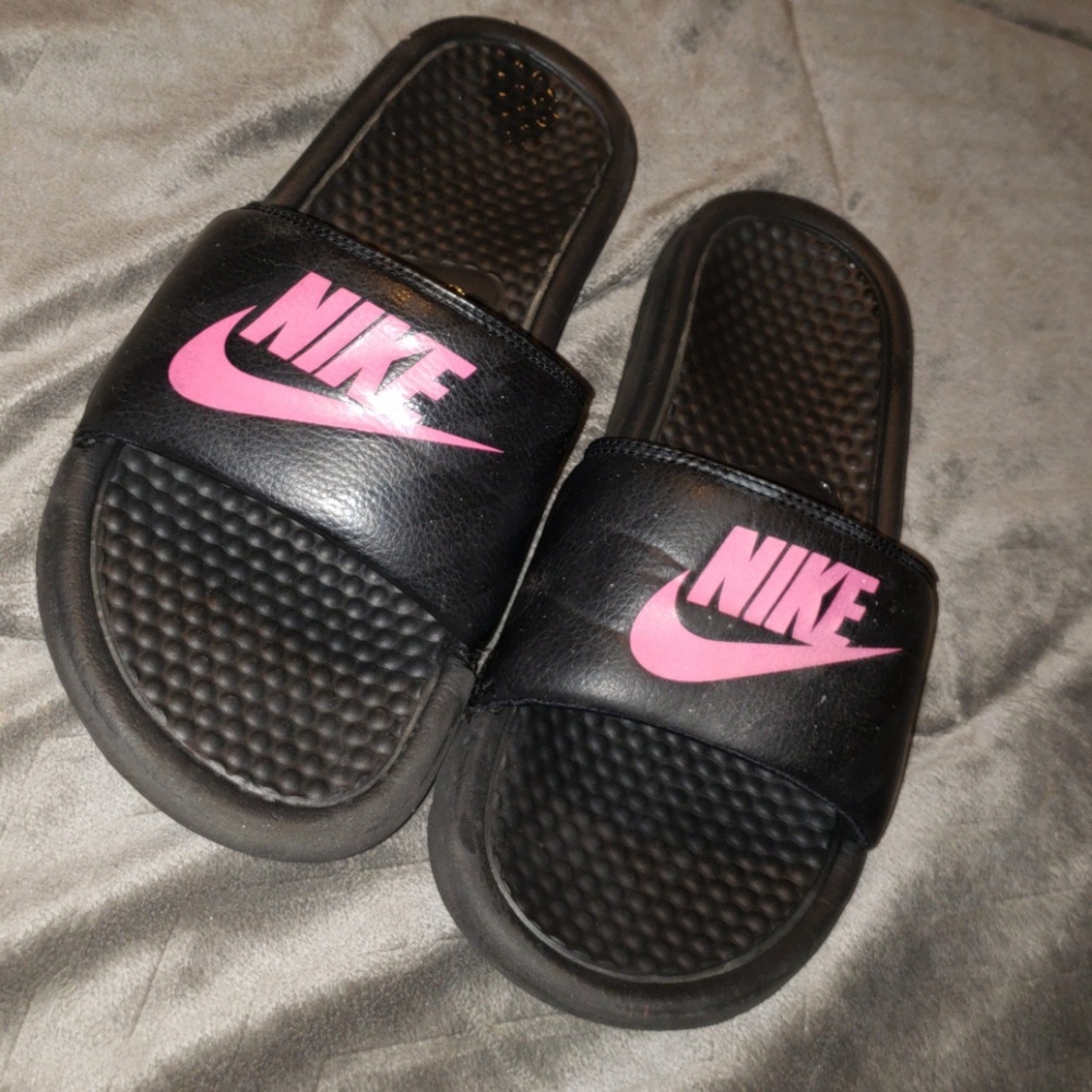 NIKE SANDALS